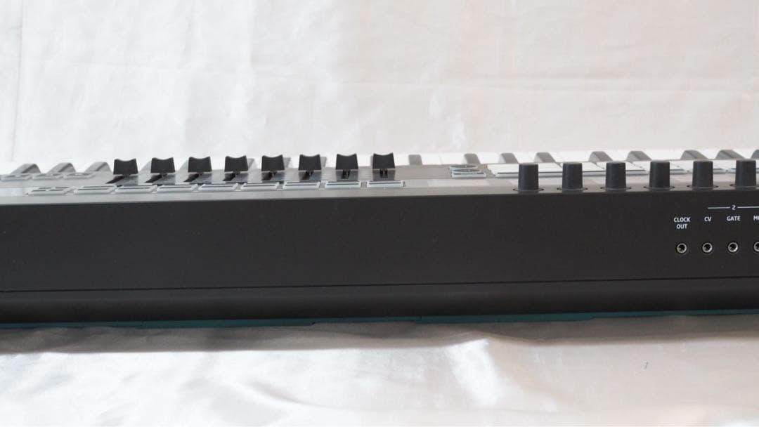 Novation SL MkIII 61鍵（MIDIキーボード）