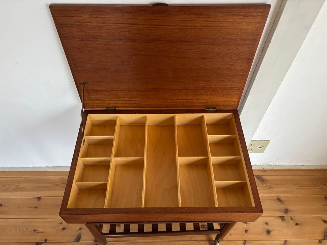 Ejvind A Johanneson/ アイヴァンAヨハンソンソーイングワゴン