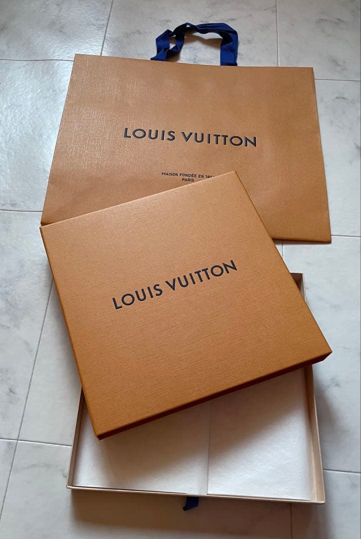 tLOUIS VUITTON ブラック ビーニー M77872