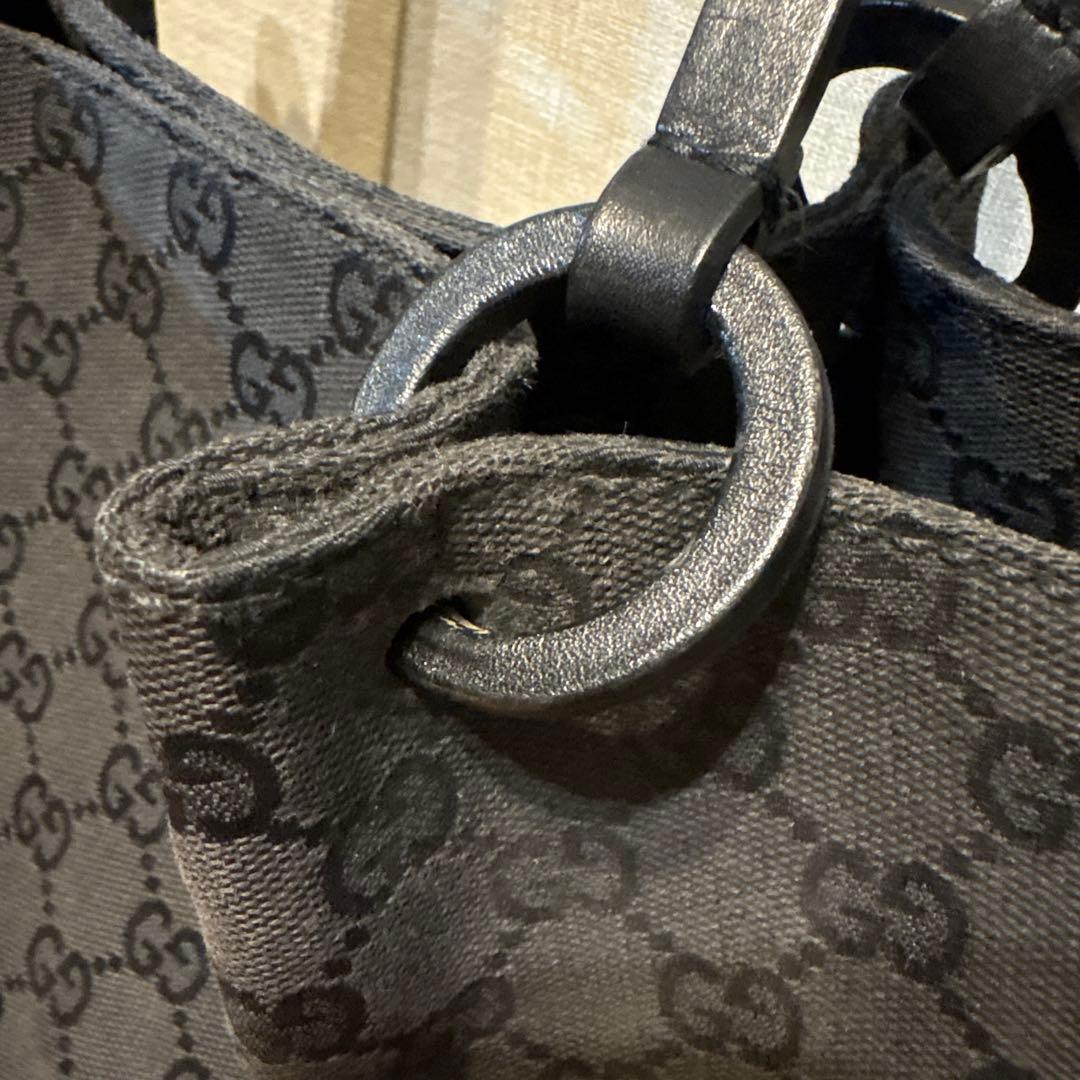 GUCCI ブラックキャンバス ハンドバッグ