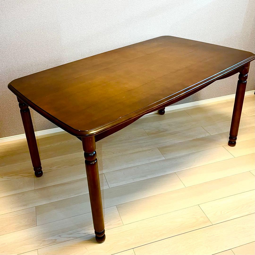 カリモク コロニアル ダイニングテーブル ウォールナット　テーブルのみ 4人向け