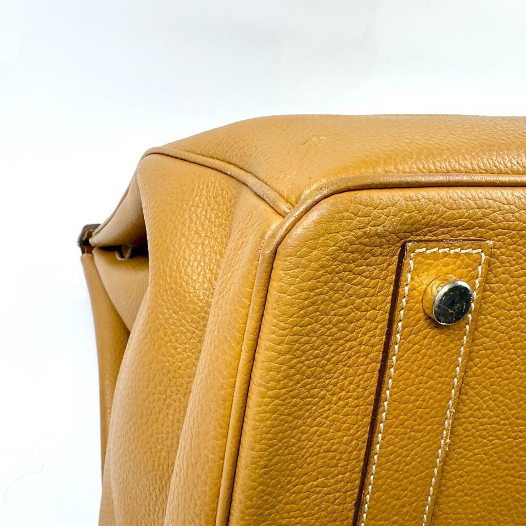 美品 本革 ハンドバッグ キャメル フラップ 嘉手納 鍵 ベルト レザー