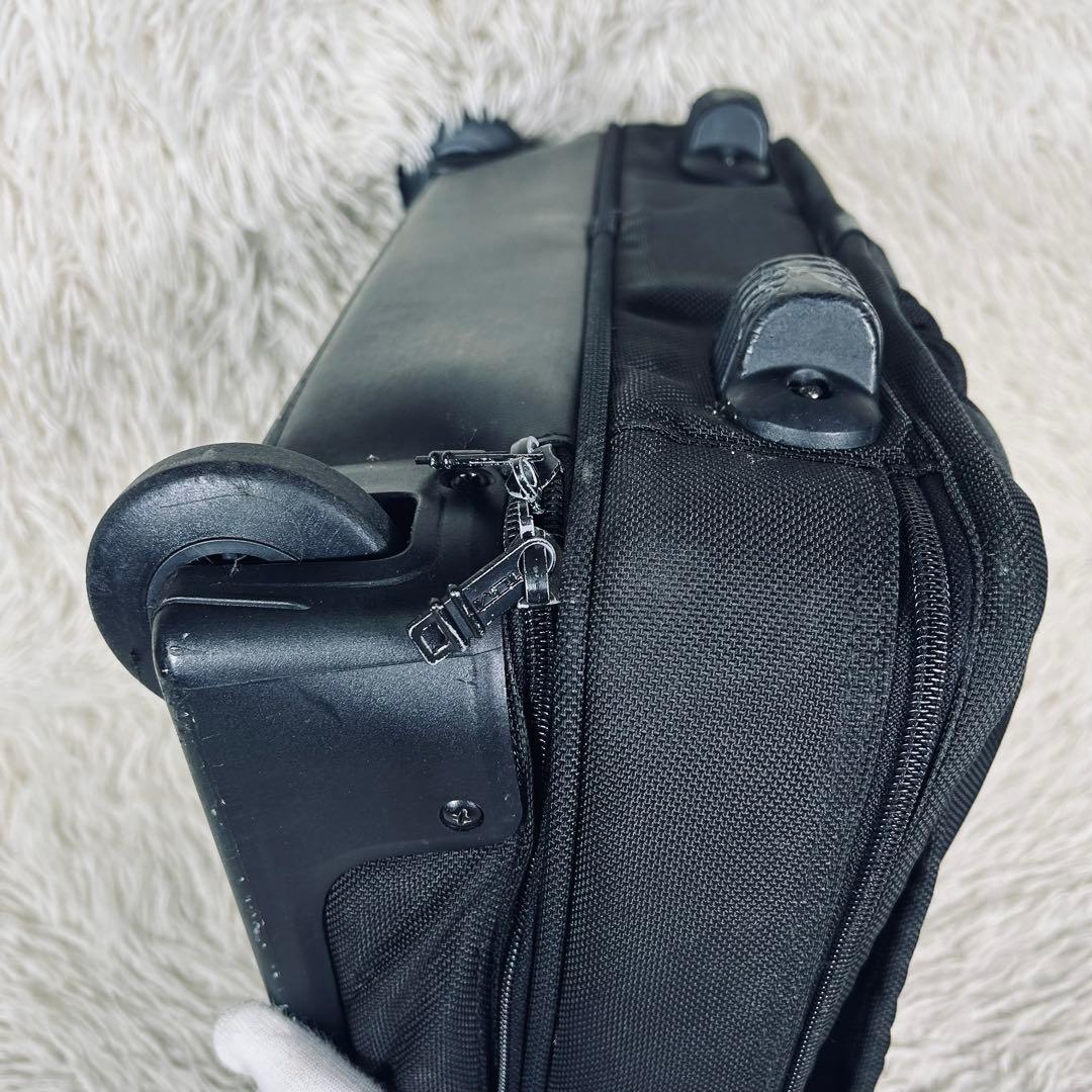 良品　TUMI　Alpha　ビジネスバッグ　キャリーケース　大容量　パソコン収納
