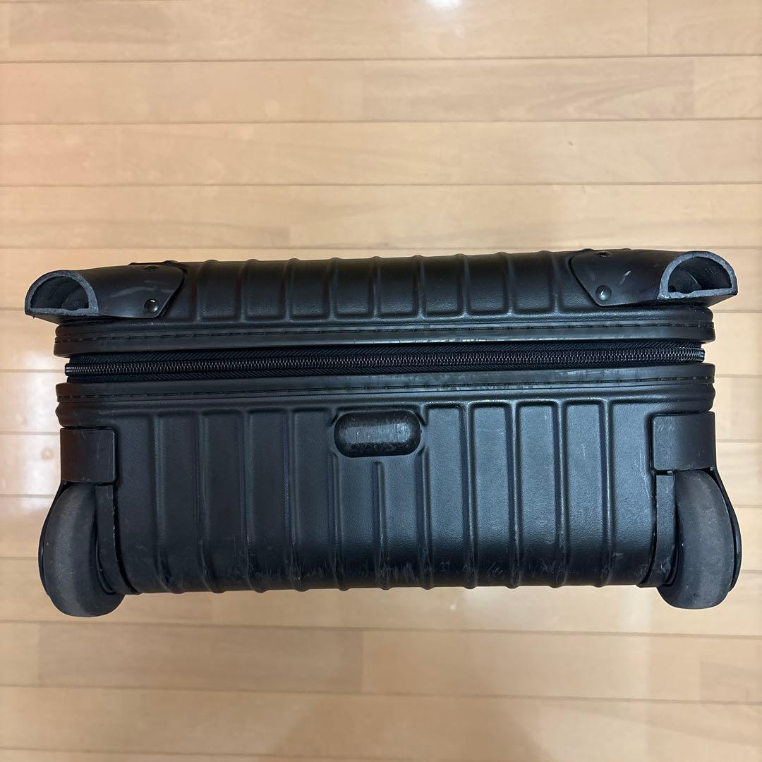 リモワサルサ　2輪　機内持ち込みサイズ