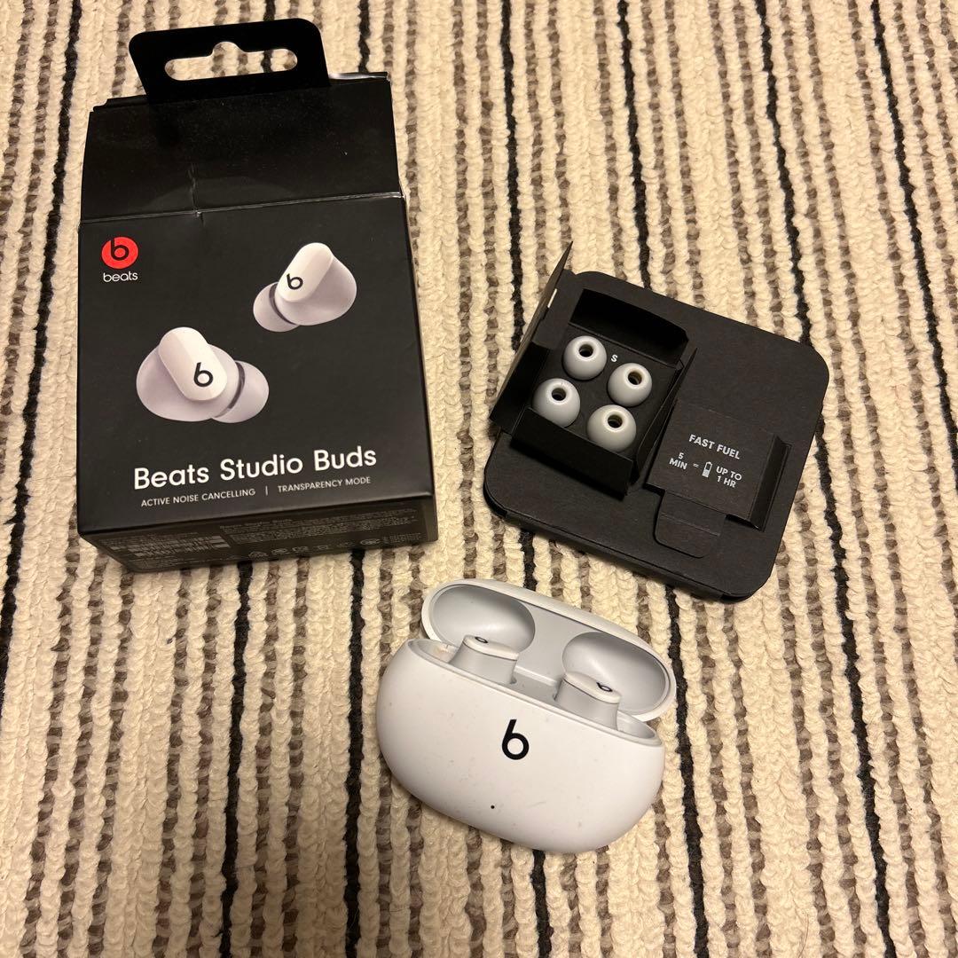 ヘッドホン Beats by Dr Dre STUDIO BUDS WHITE