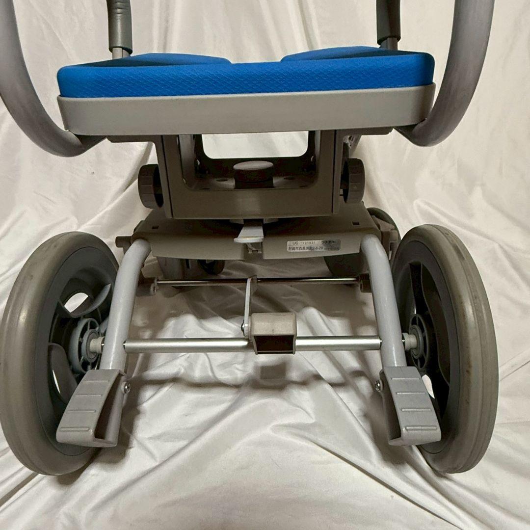 シャワーキャリー　入浴用車イス　 ウチエ社製　UD型　ブレーキ付き　uchie