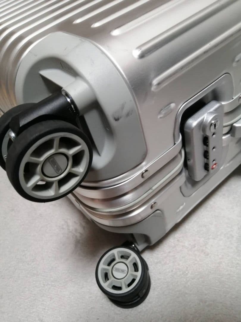 RIMOWA TOPAS 3２Ｌマルチホイール 機内持ち込み可能 廃盤品