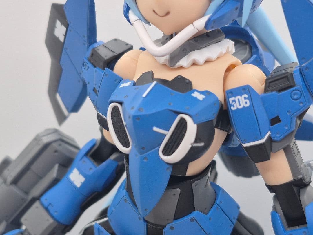 フレームアームズガール　スティレット　グランデスケール　塗装済み