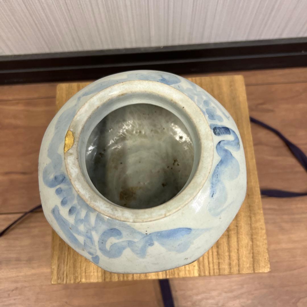 八角形青白陶器