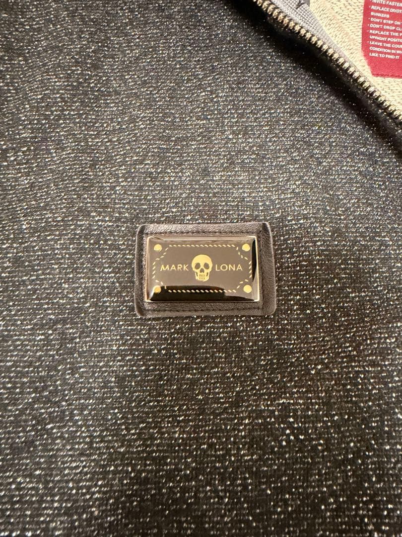 マークアンドロナ ファー付きフード パーカーLサイズ