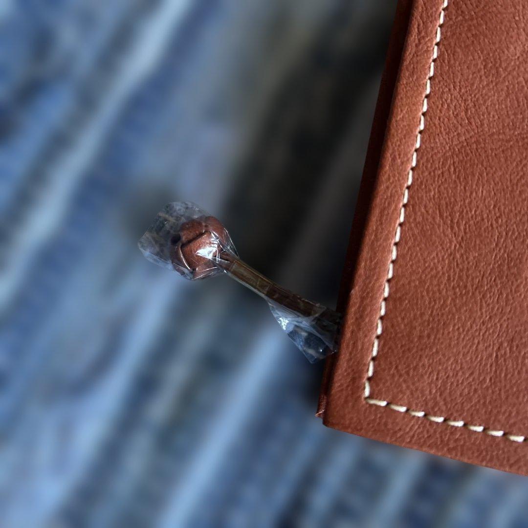 新品Dakota ブラウン 二つ折り牛革財布お勧め