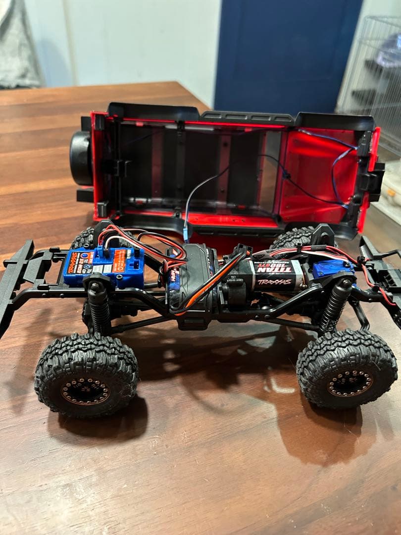 TRX4M Land Rover Defender レッド