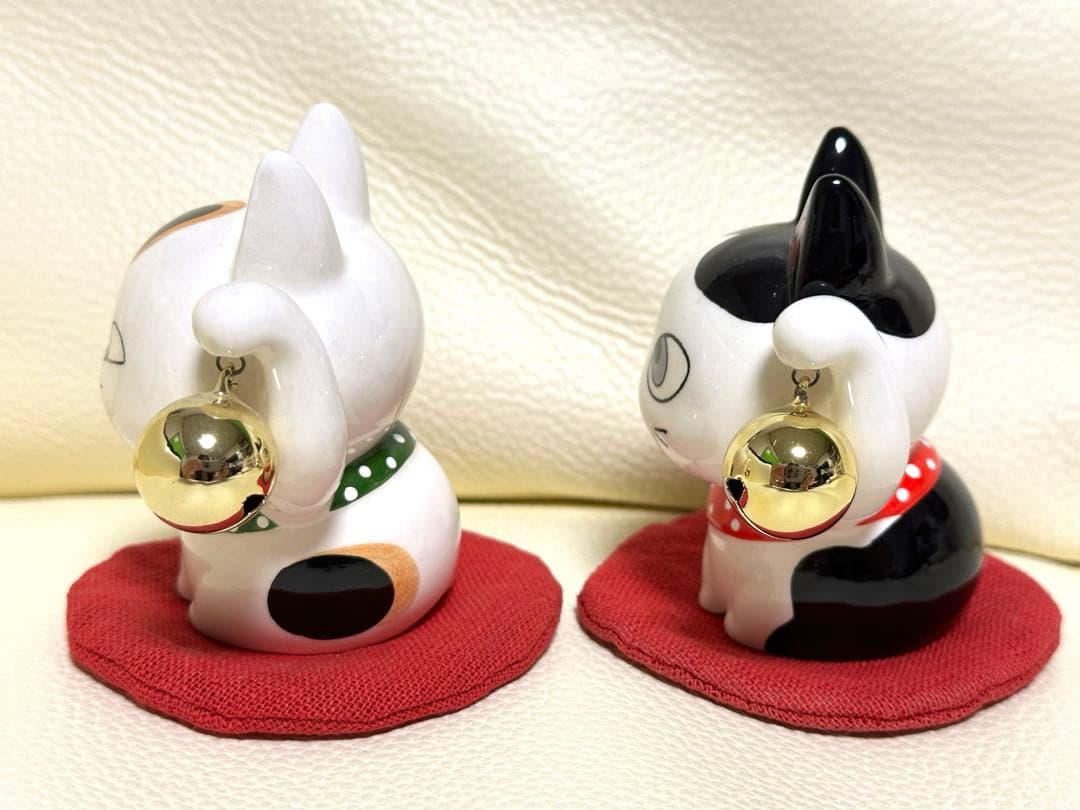 【激レア】 Shinzi Kato 陶器大きな鈴を持つ招き猫2体（美品）