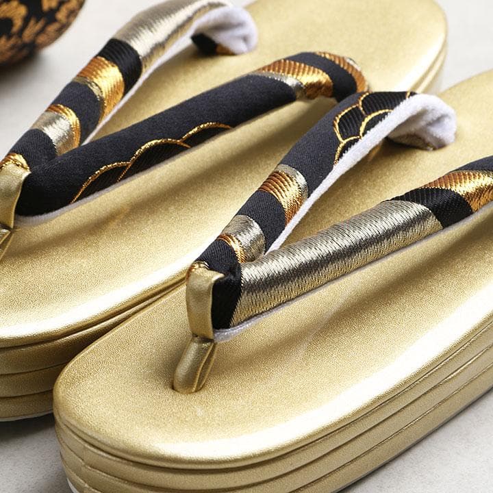 【新品】草履バッグセット　黒地に古典柄 帯地 03662