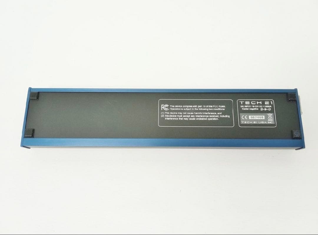 ベース TECH 21 BASS FLY RIG sans amp bass