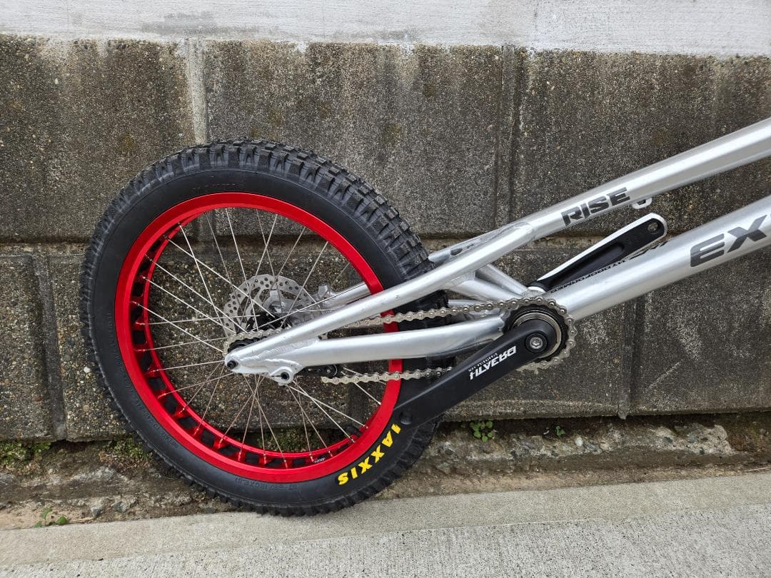 EXTENTION RISE 20インチ トライアル自転車 ブレーキ・ペダルレス