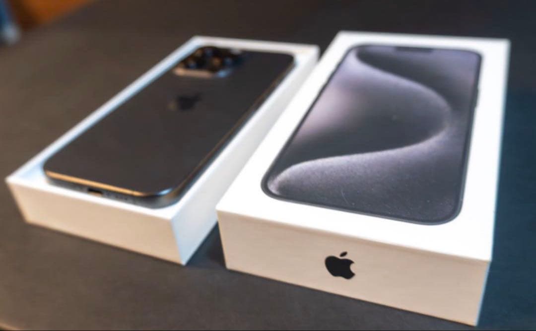 【美品】iPhone 15Pro 256GB SiMフリー　ブラックチタニウム