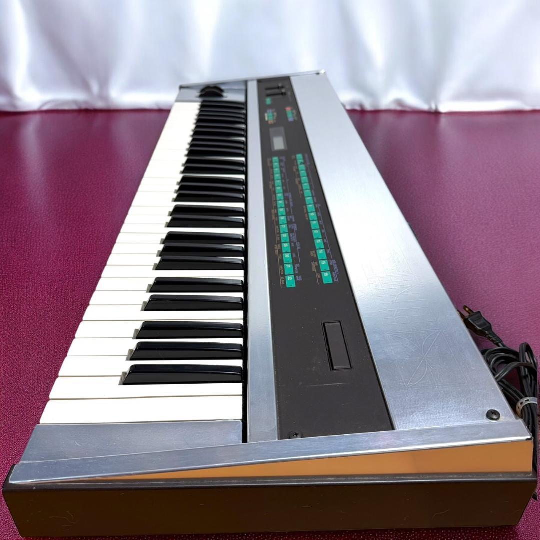 ☆良品 ヤマハ DX7 シンセサイザー VRC-107 カートリッジ付 シルバー