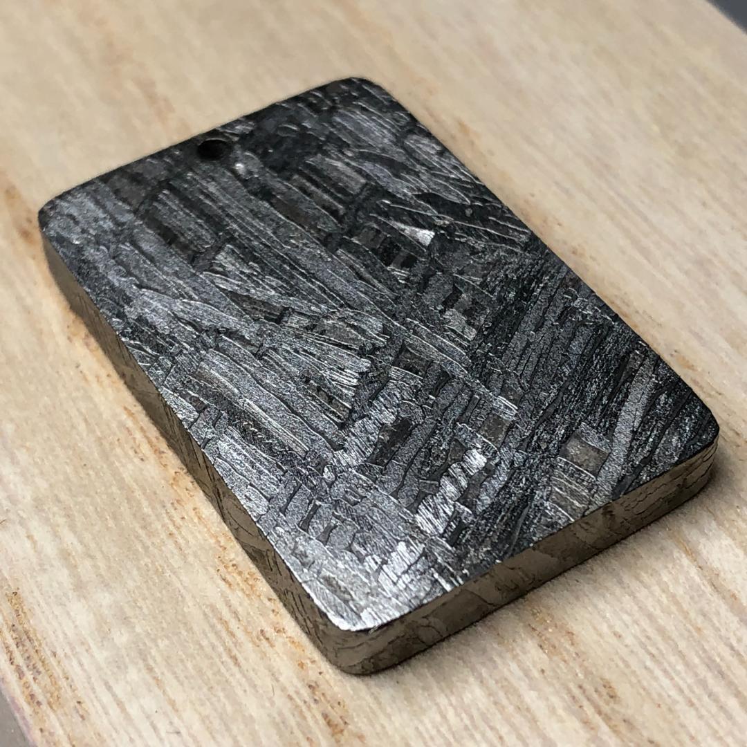 隕石 鉄隕石　アルタイ隕石　ペンダントトップ　ナチュラル　原石　重さ約43g