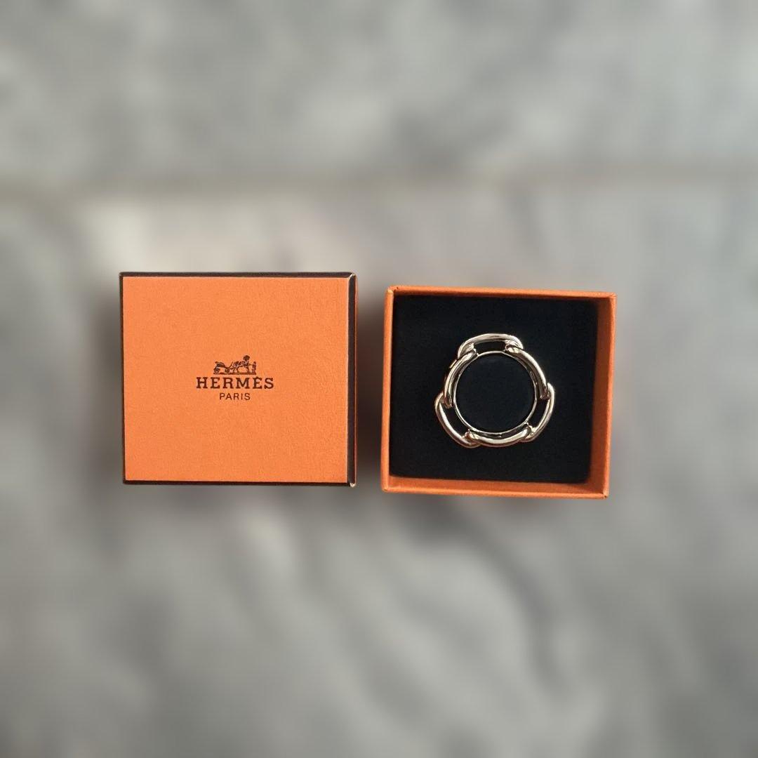 HERMES シェーヌ・ダンクル スカーフリング（シルバーカラー、メタル製）
