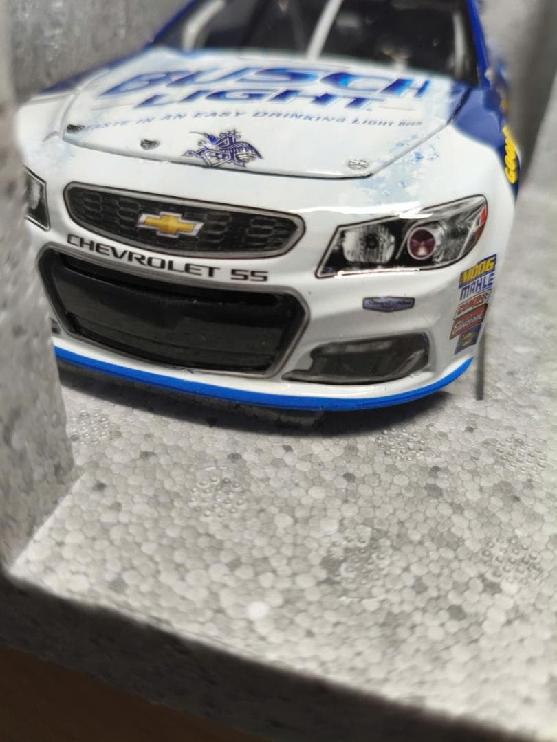 未使用　Kevin Harvick ダイキャストカー 1:24