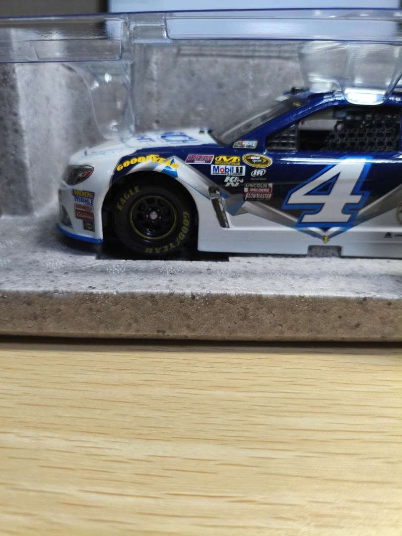 未使用　Kevin Harvick ダイキャストカー 1:24
