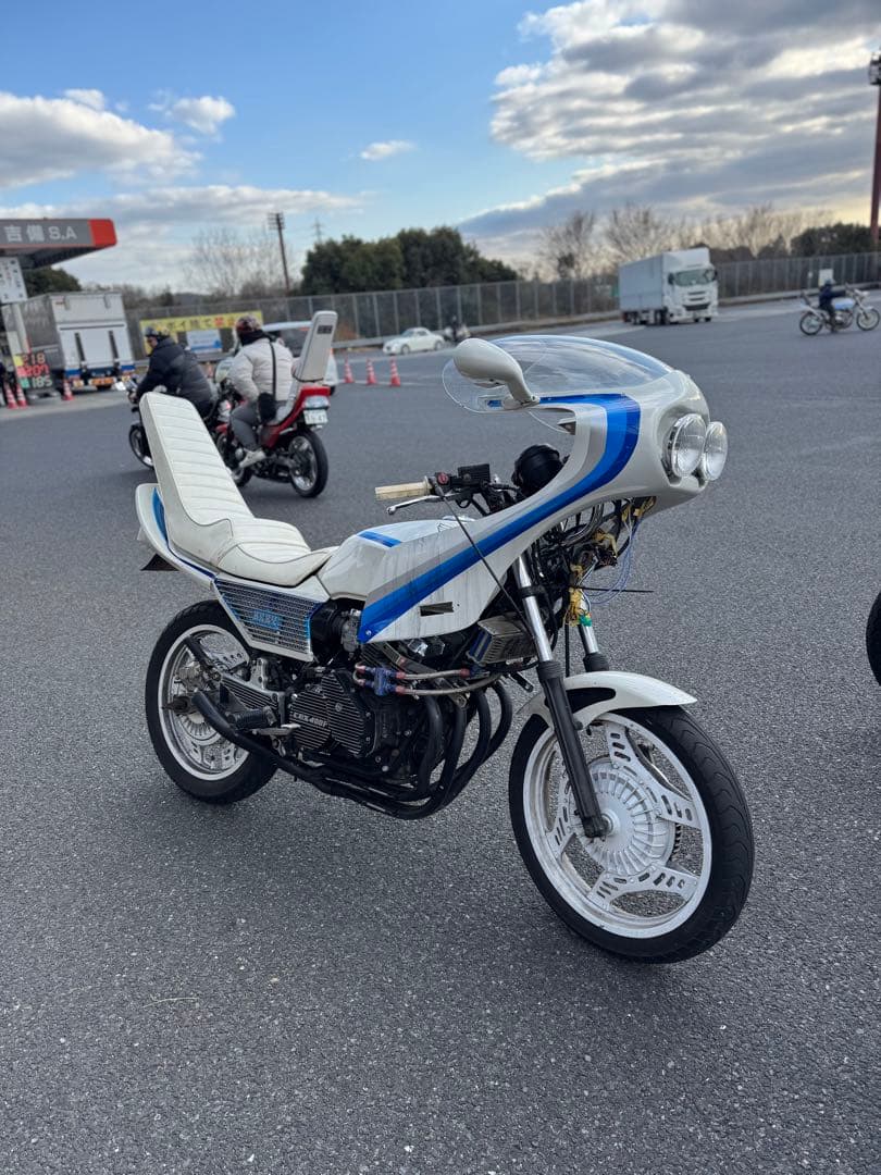 CBX400F外装