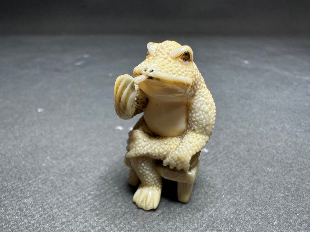 極上　根付　天然素材　アンティーク　和彫　置物　骨董　飾り物　古美術品　 置物