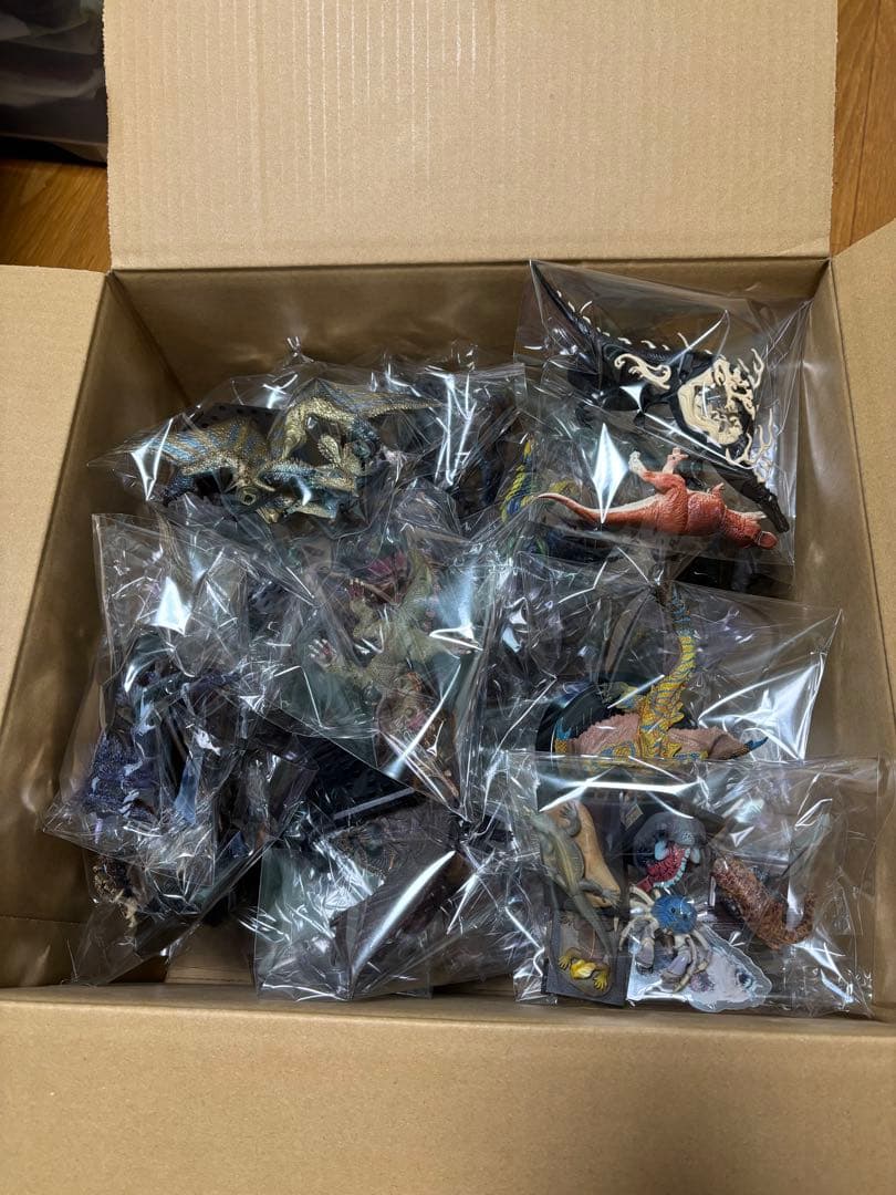 モンスターハンター　フィギュア　37点 まとめ売り　モンハン　恐竜　カプセルトイ