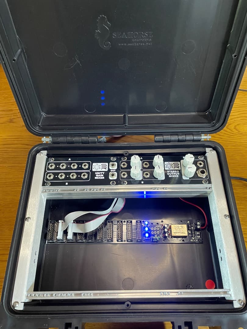 Synthrotek Power Lunch ユーロラックケースと1U mix