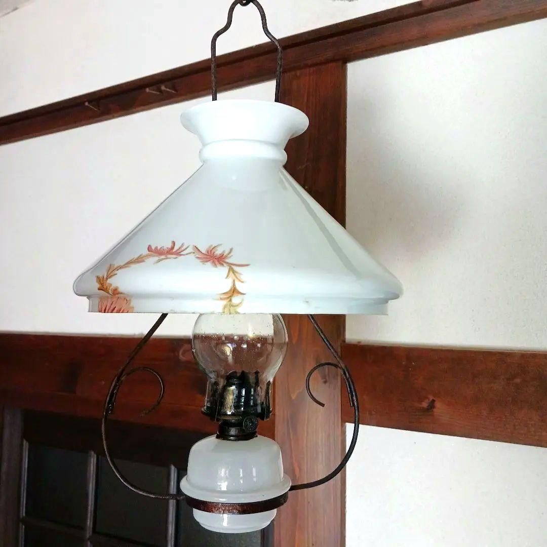 アンティークオイルランプ　　ミルクホワイト