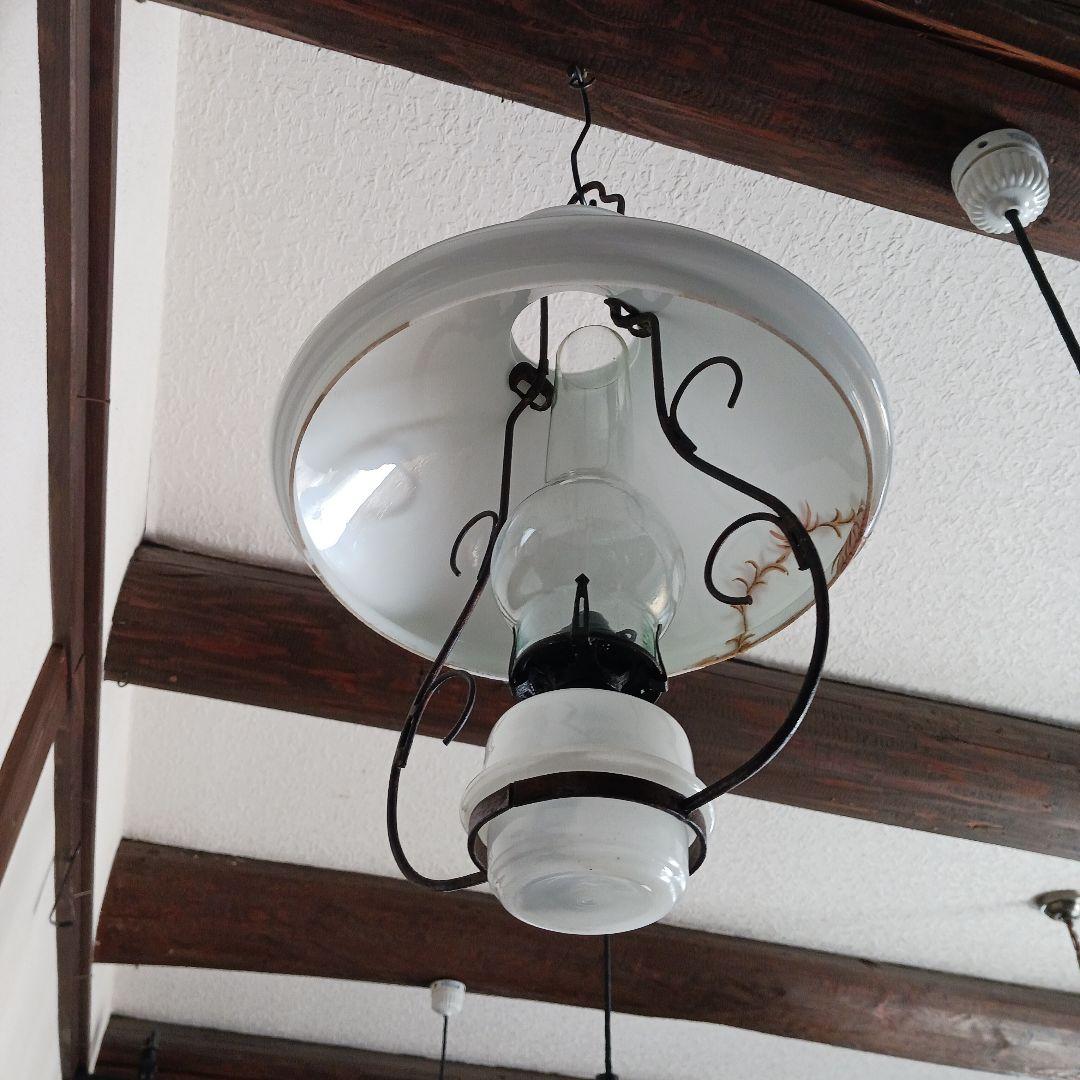 アンティークオイルランプ　　ミルクホワイト