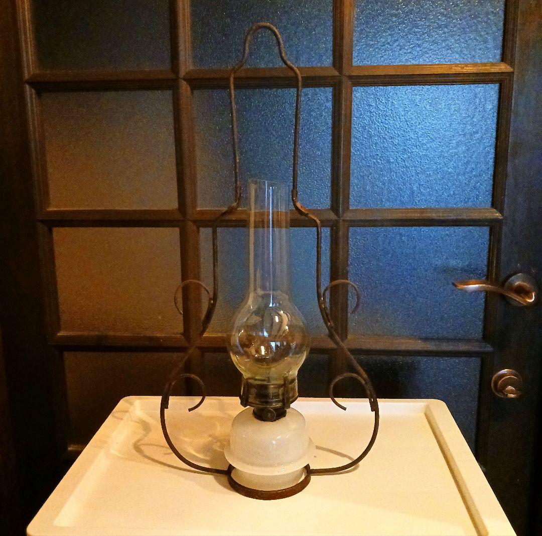 アンティークオイルランプ　　ミルクホワイト
