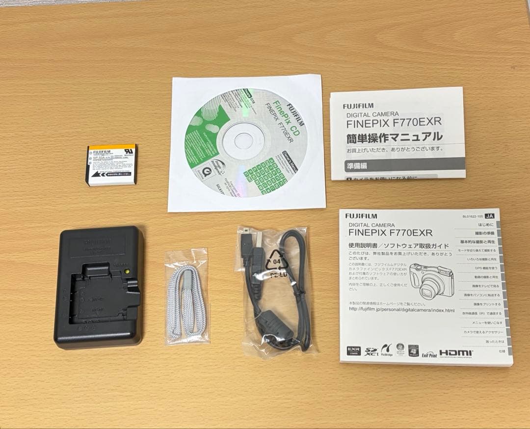 FUJIFILM FINEPIX F770EXR デジタルカメラ ホワイト