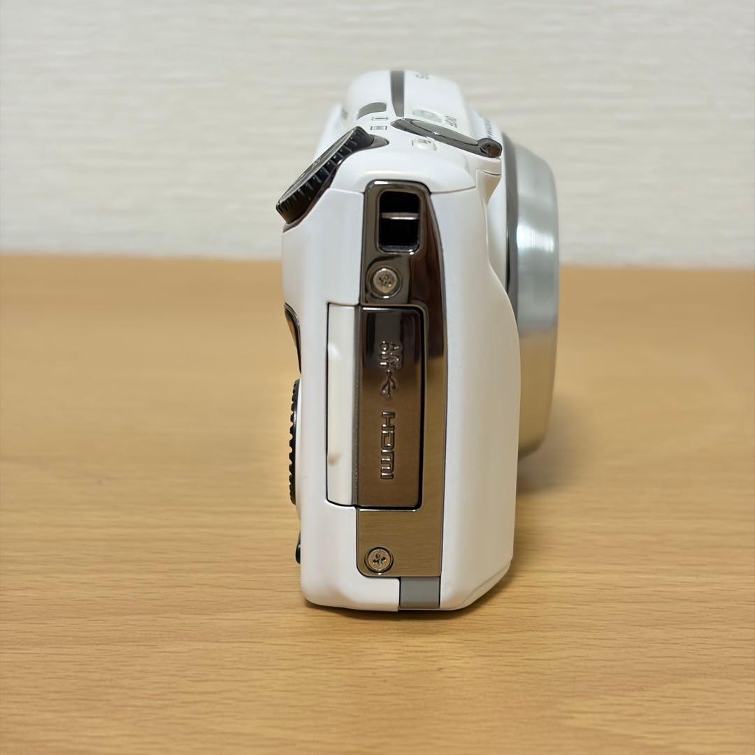 FUJIFILM FINEPIX F770EXR デジタルカメラ ホワイト