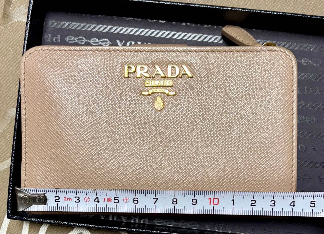 [美品]PRADA サフィアーノメタル 二つ折り財布 1ML225