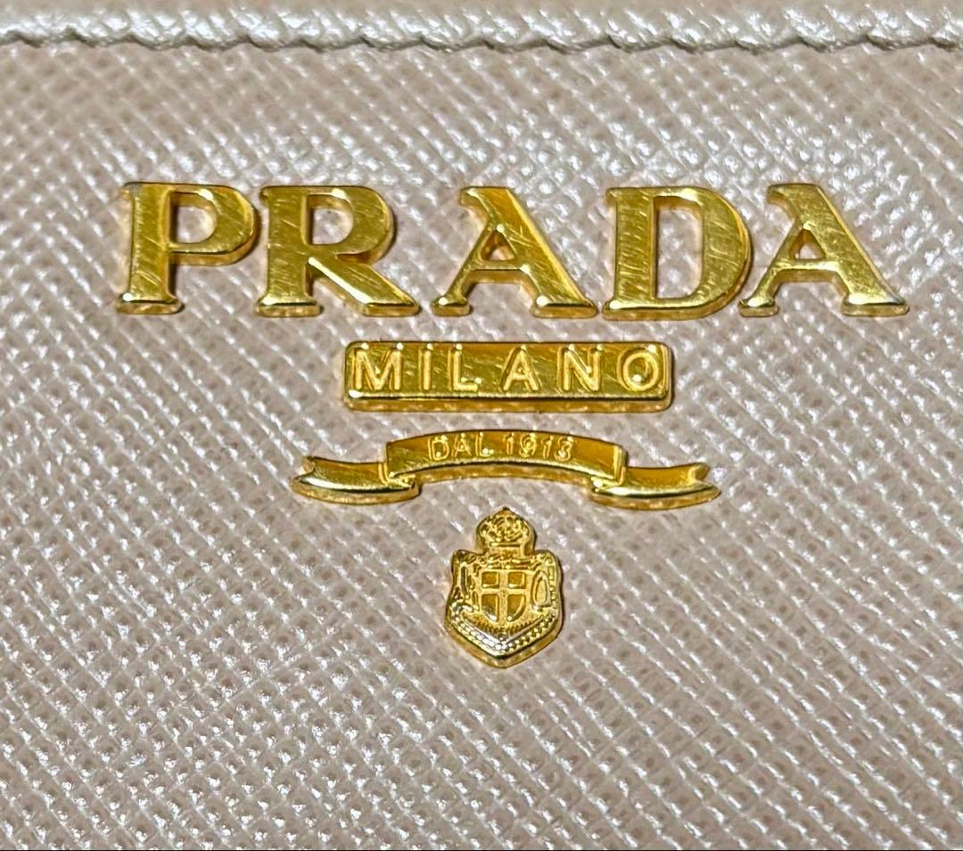 [美品]PRADA サフィアーノメタル 二つ折り財布 1ML225