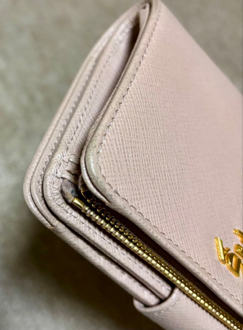[美品]PRADA サフィアーノメタル 二つ折り財布 1ML225