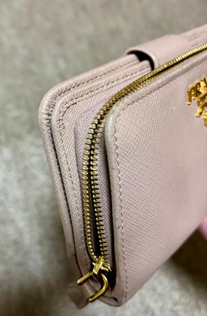 [美品]PRADA サフィアーノメタル 二つ折り財布 1ML225