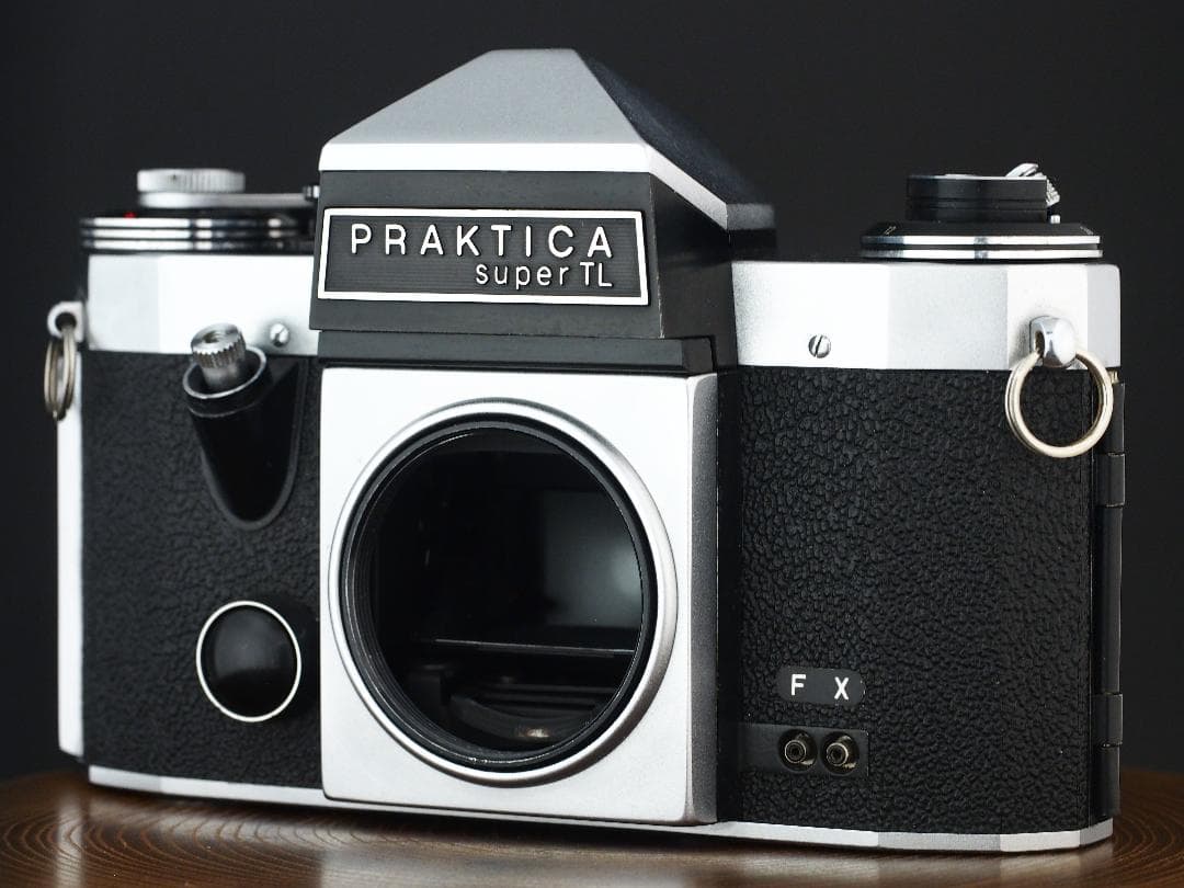 PENTACON PRAKTICA SUPER TL ボディ