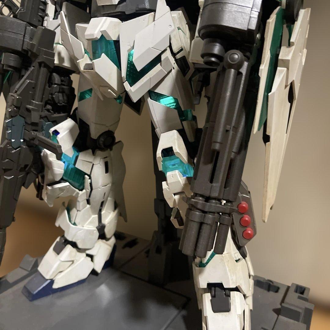 PG ユニコーンガンダム　最終決戦　LED フルアーマーユニット　完成品