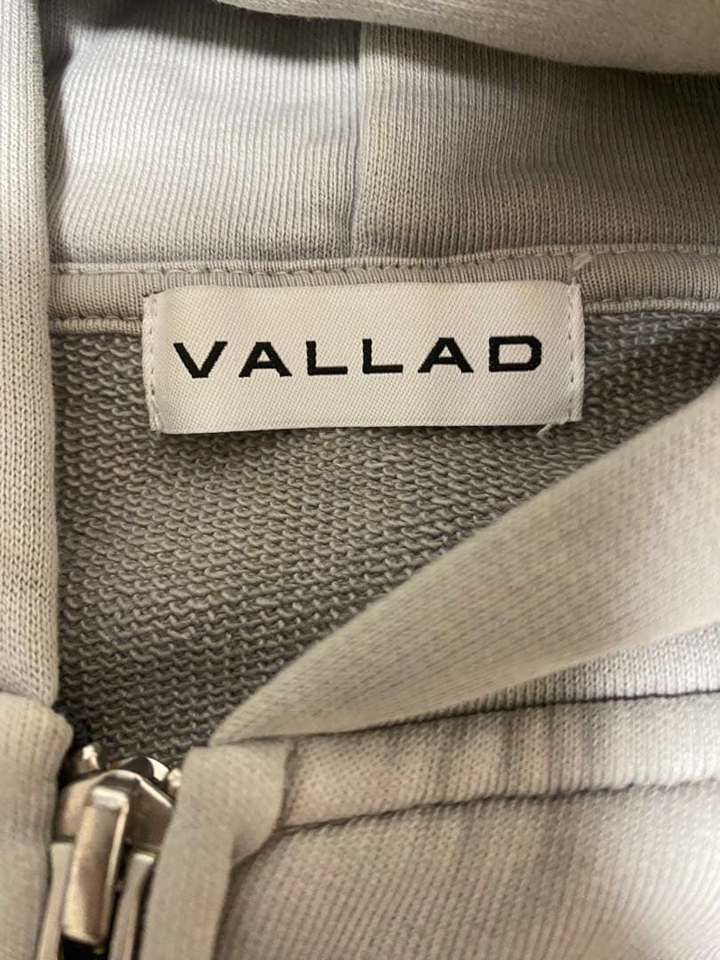 VALLAD パーカー