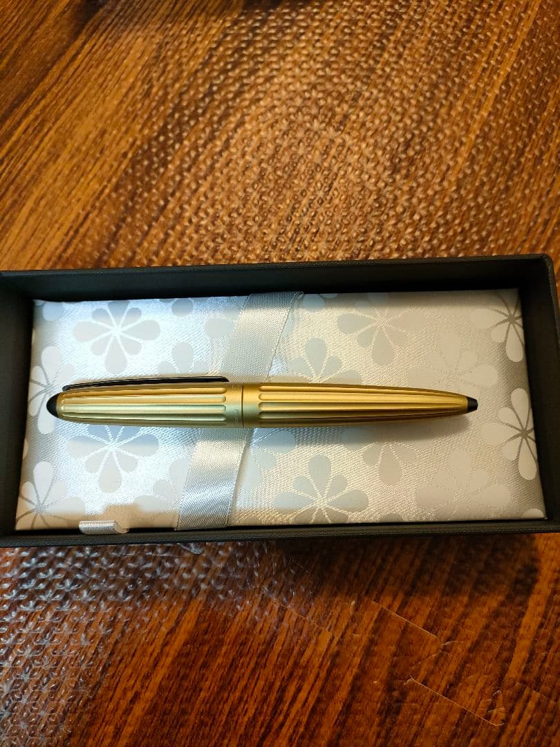 DIPLOMAT ボールペン ゴールド