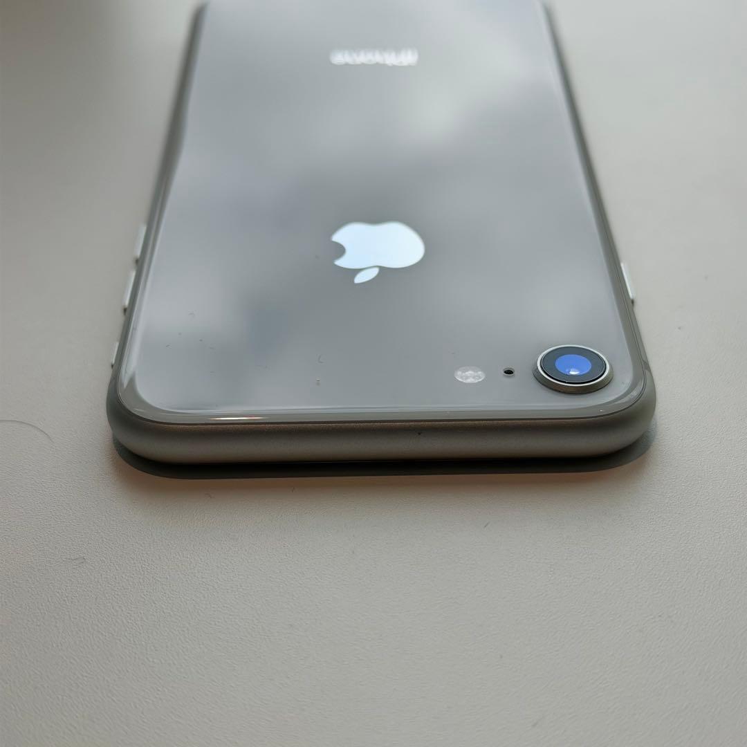 Apple iPhone 8 本体