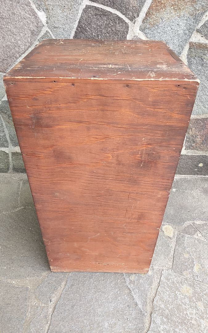 大正時代の収納家具　　アメリカンチックで渋め