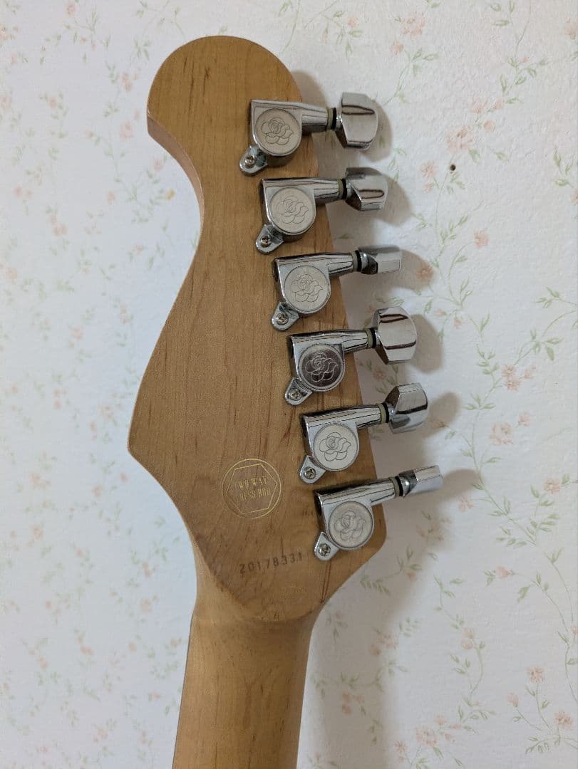 Gypsy Rose ジプシーローズ　ピンクエレキギター　ストラトタイプ