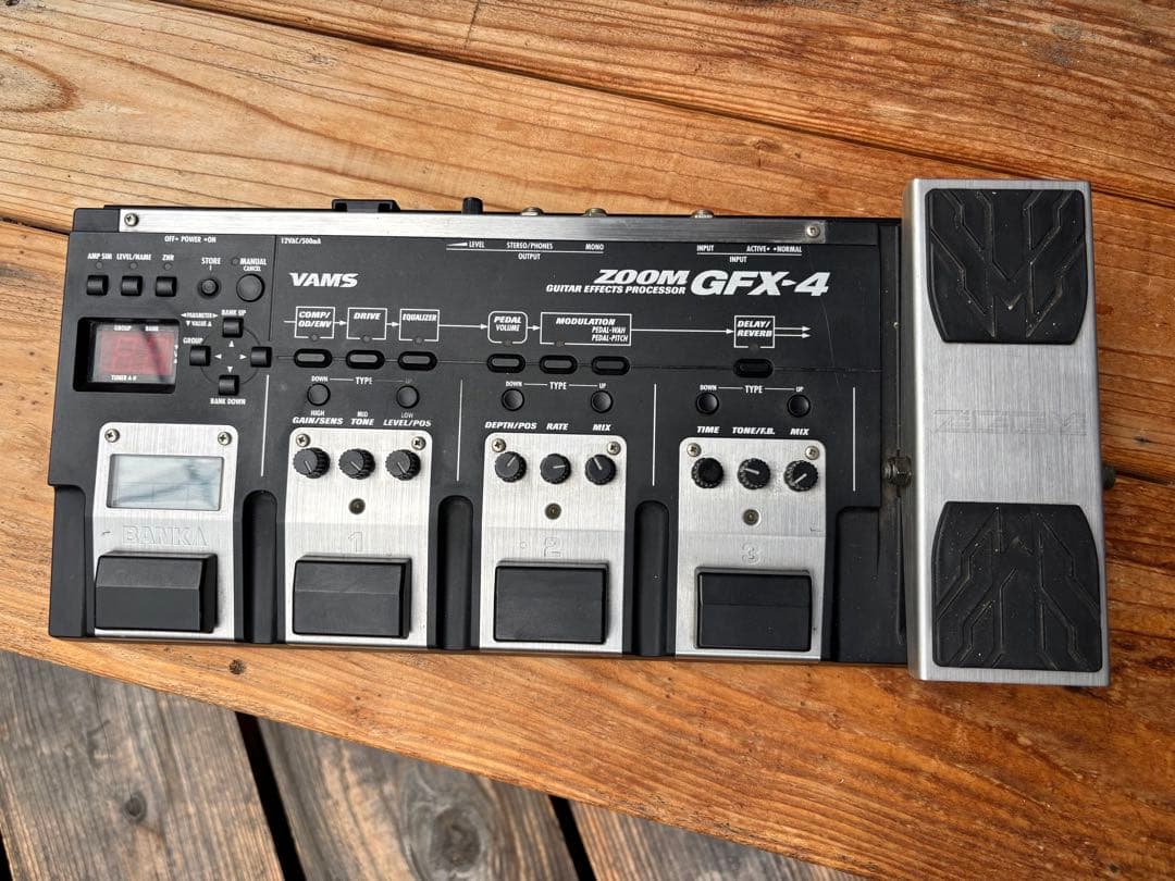 ZOOM GFX-4 ギターエフェクター