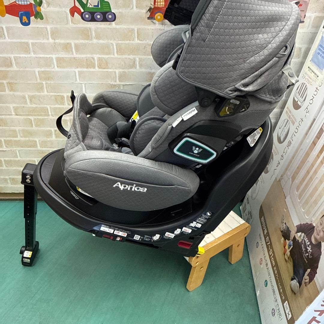 アップリカ　フラディアグロウ isofixプレミアム360°セーフティ　新生児