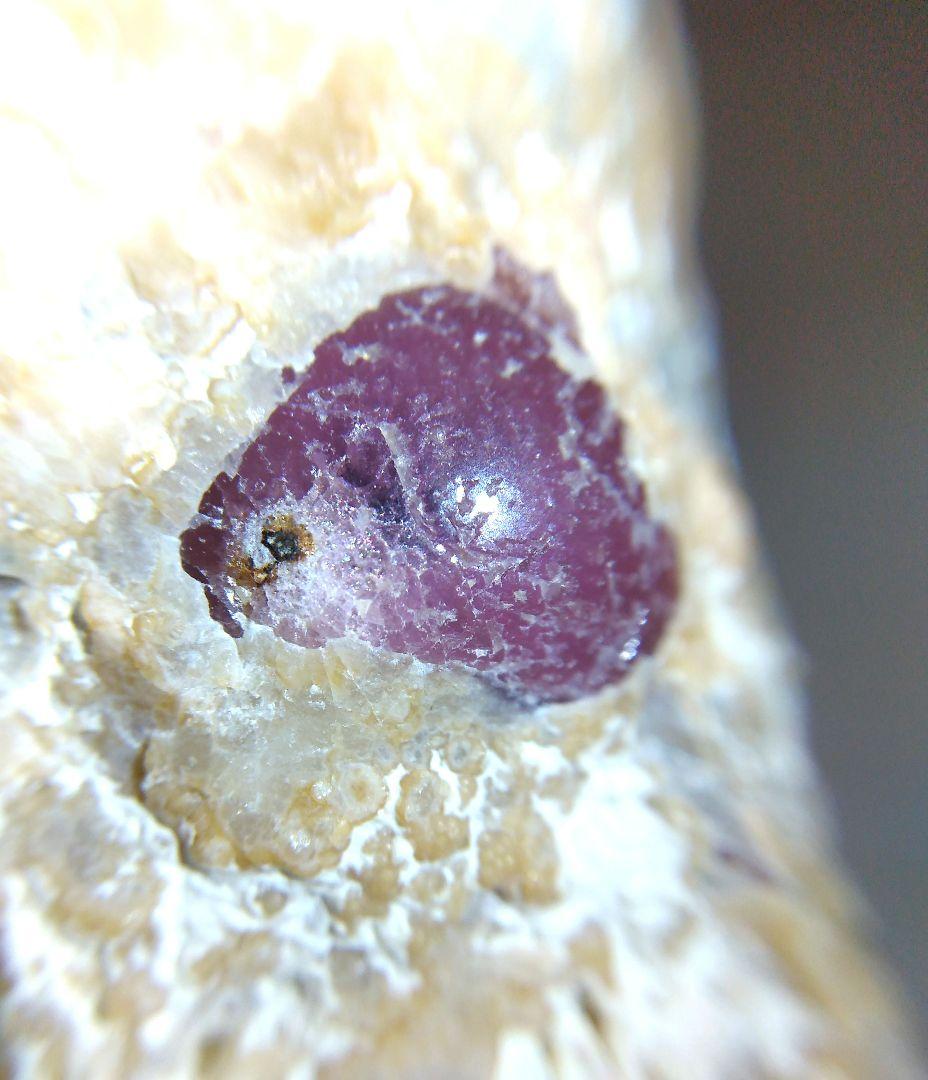 ミャンマー産 球状ルーべライト トルマリン　母岩付き 希少宝石鉱物標本