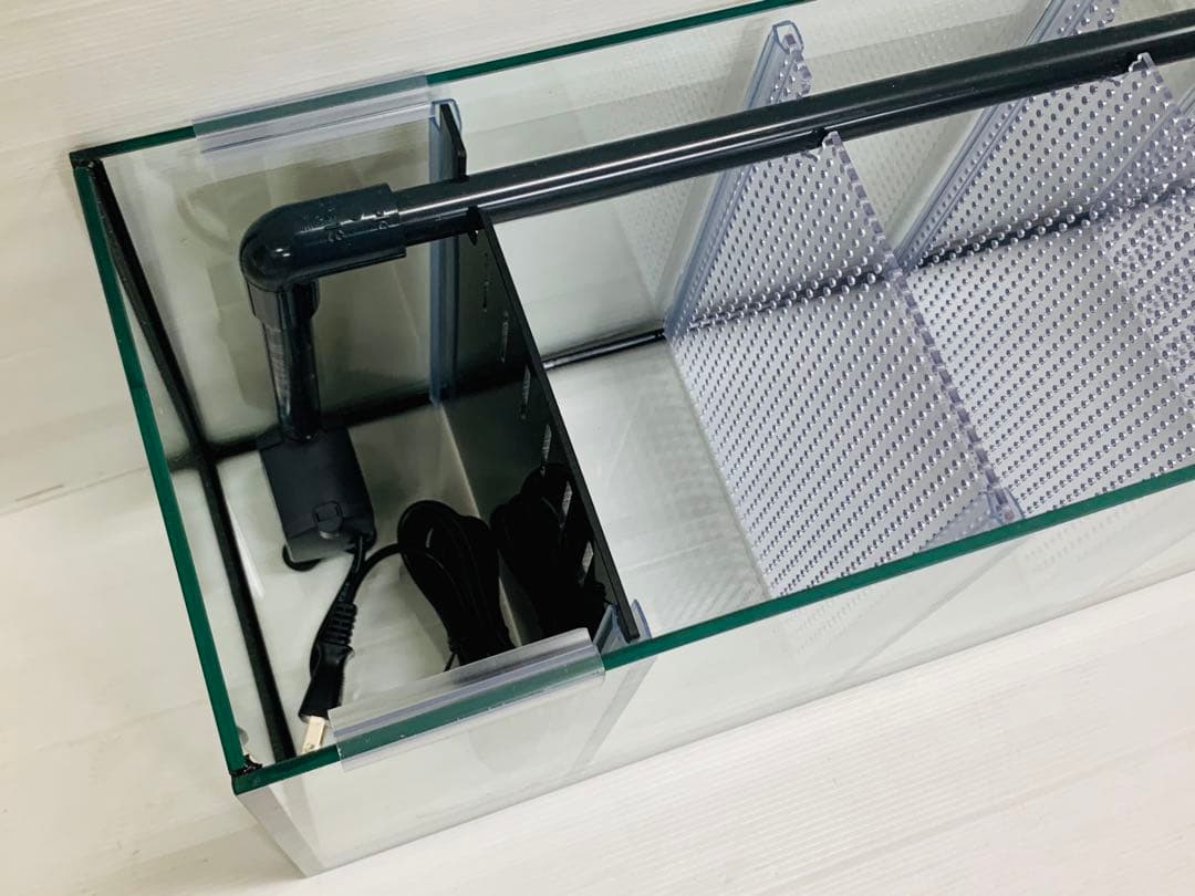 特注ガラス水槽　600×200×200　4室　ブラック　ポンプ付き　未使用